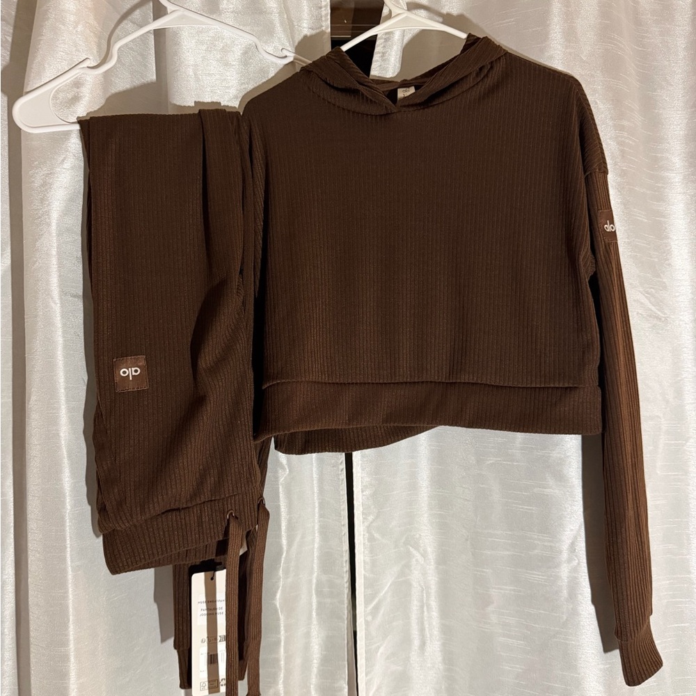 ALO Yoga Dark Brown Ribbed Cropped Hoodie and Legging Set